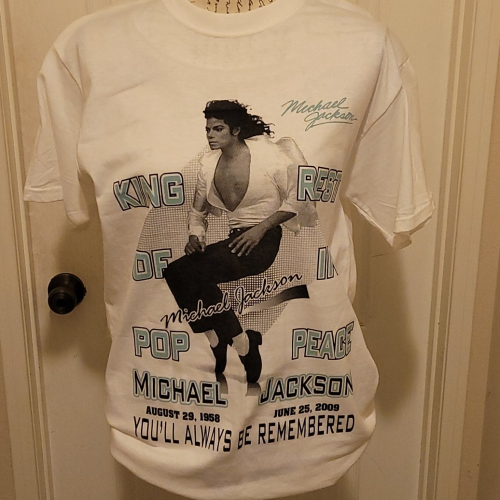 T- shirt